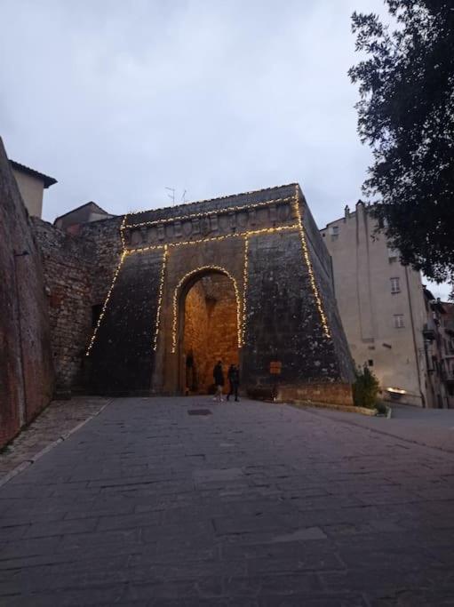 Splendido Ampio Appartamento A Montepulciano Luaran gambar